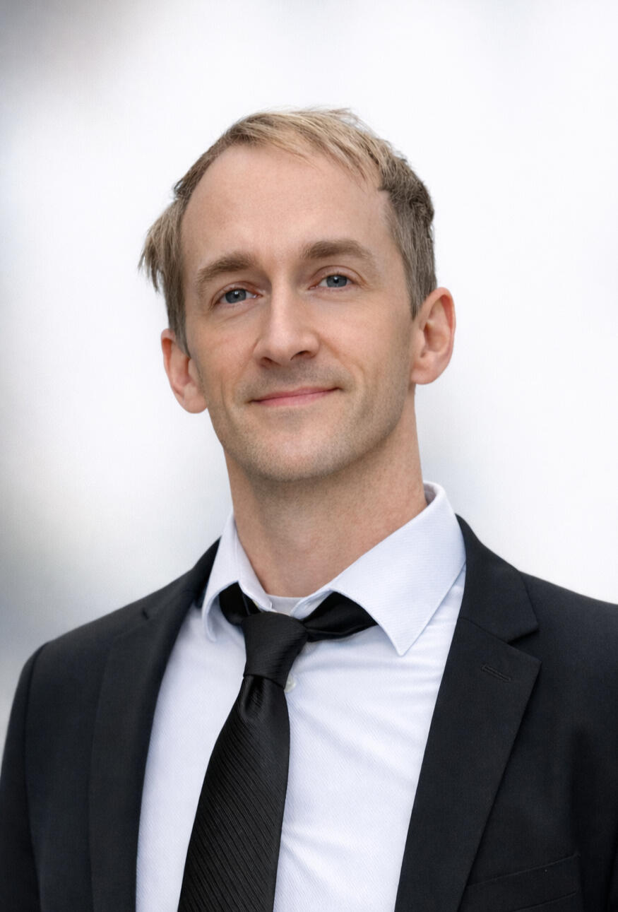 Gabriel Harper Headshot